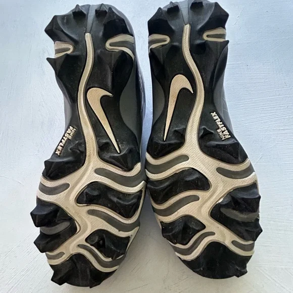 Nike Softball Cleats Gray/Black Athletic Shoes 5 yrs - Picture 2 of 6
